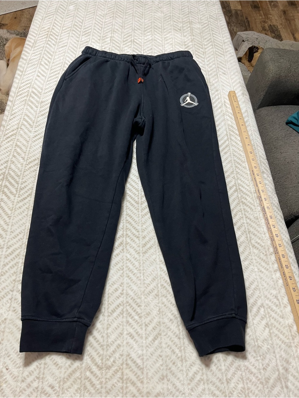 Nike Air Jordan Men’s M Black Jogger Sweatpants with Reflective Logo